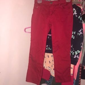 Girl’s size 6 red capris